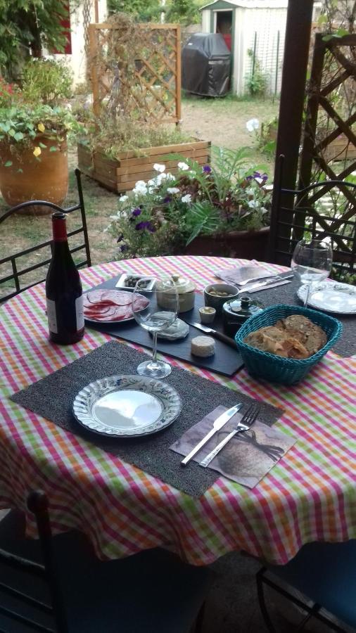 L'Intervalle Des 18 Chateaux แซ็งต์-จอร์จ-ซูร์-แชร์ ภายนอก รูปภาพ